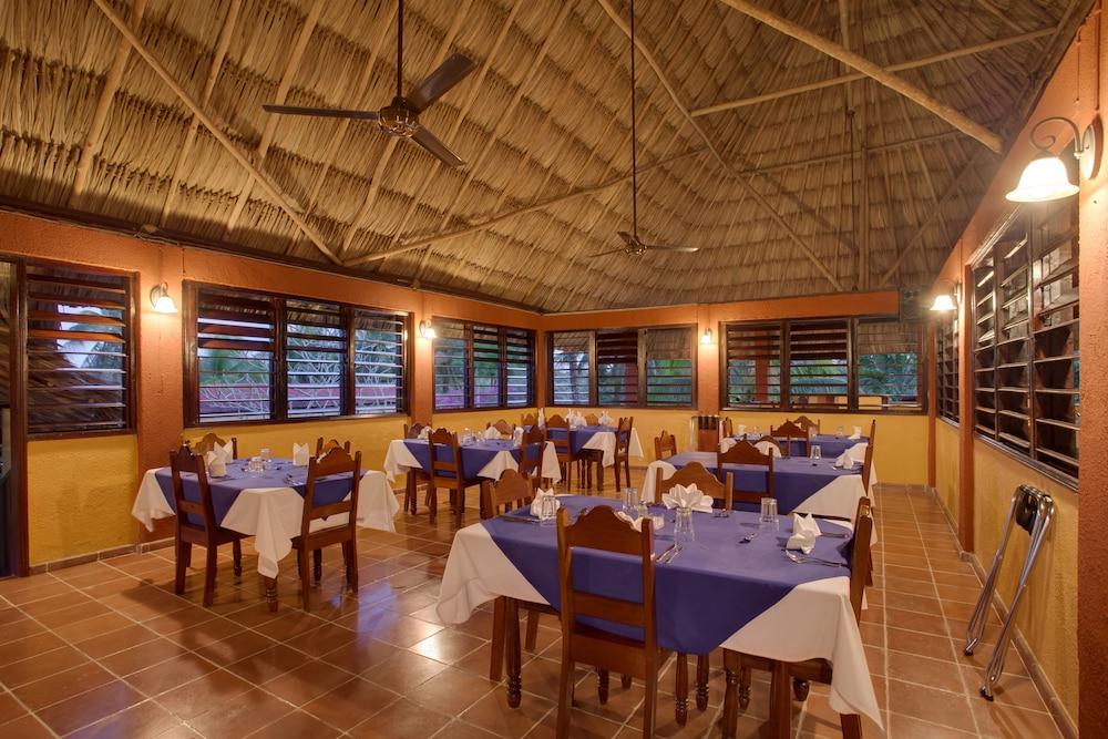 Windy Hill Resort San Ignacio Bagian luar foto